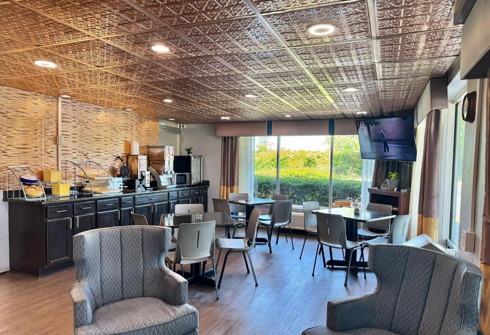 Days Inn By Wyndham Seneca-Clemson Esterno foto