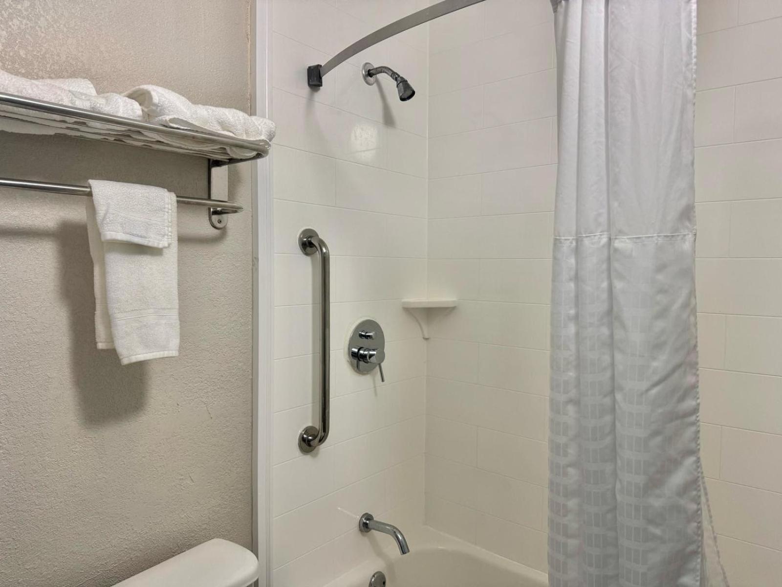 Days Inn By Wyndham Seneca-Clemson Esterno foto