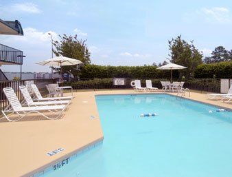 Days Inn By Wyndham Seneca-Clemson Esterno foto