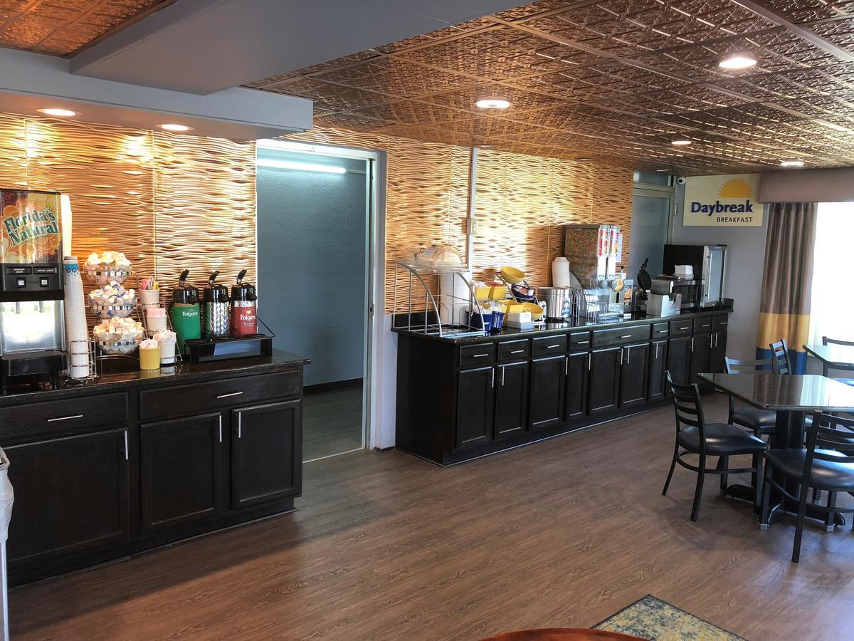 Days Inn By Wyndham Seneca-Clemson Esterno foto